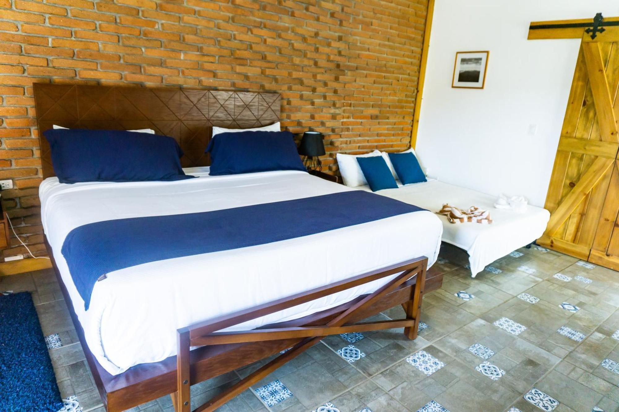 Ojo Azul Resort فالي دي جوادالوبي المظهر الخارجي الصورة